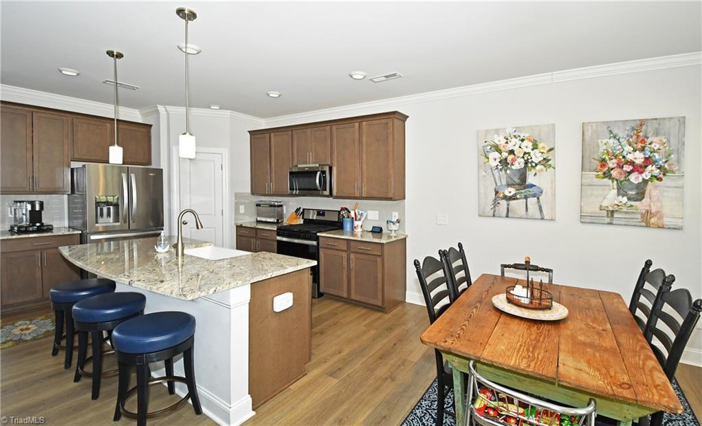 2525 Rose Point Court Property Photo 4