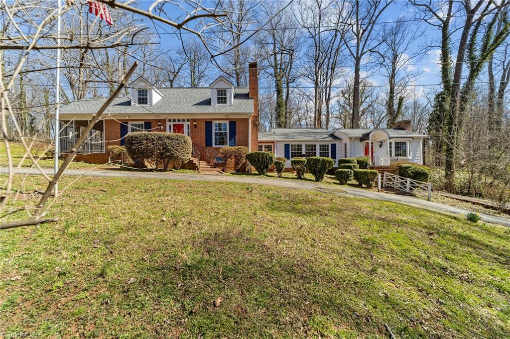330 College Street Property Photo