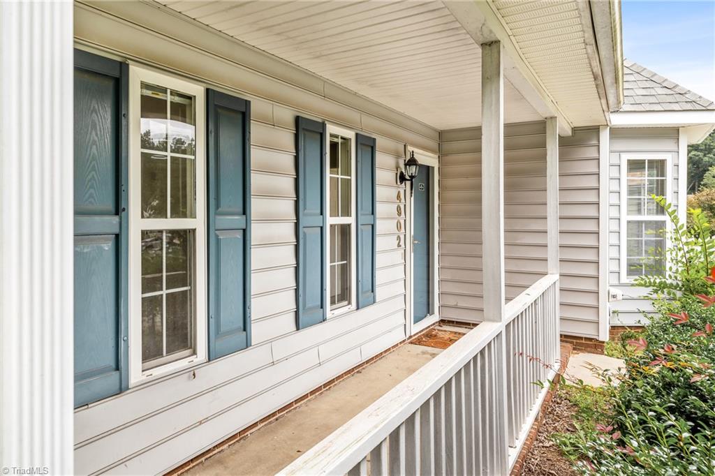 4902 Heritage Woods Court Property Photo 4