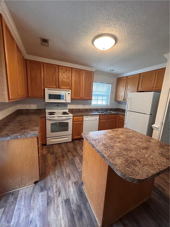 4902 Heritage Woods Court Property Photo 15