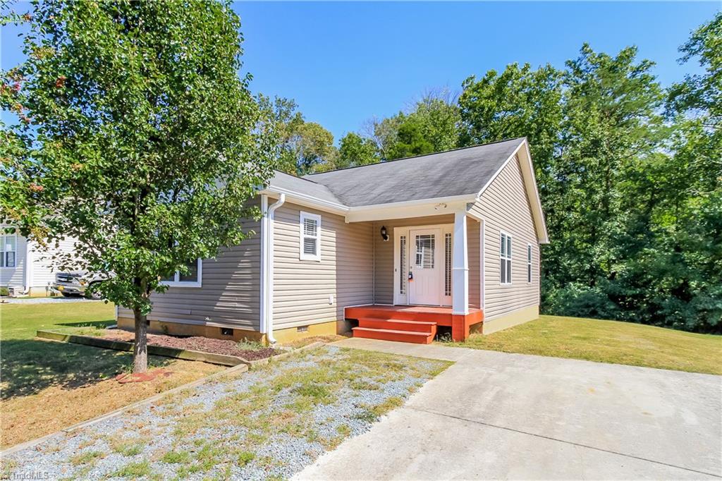 3755 Cheshire Woods Drive Property Photo