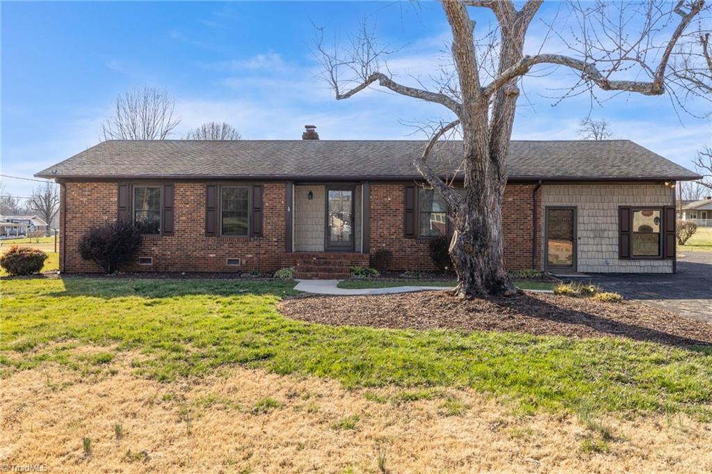 506 Sherwood Road Property Photo