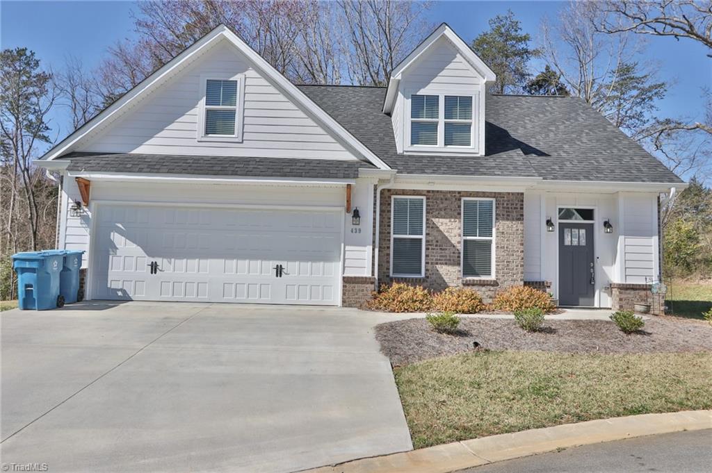 439 Fernwood Drive Property Photo