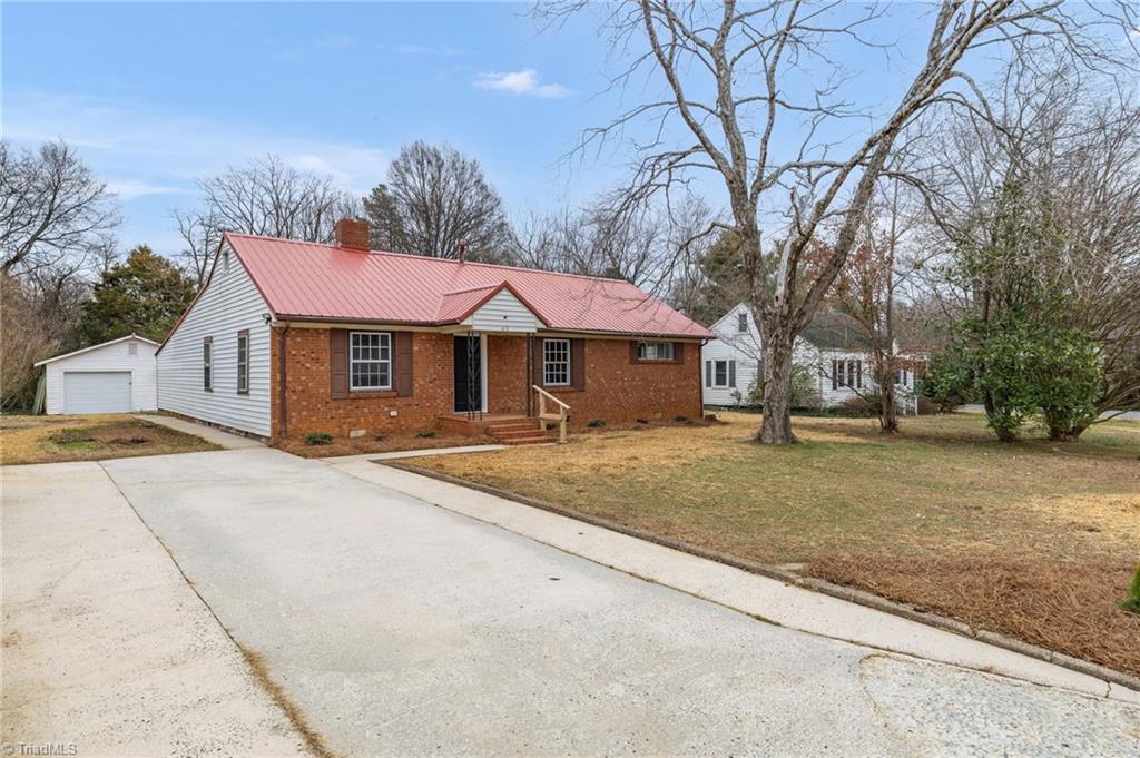 613 Wall Street Property Photo