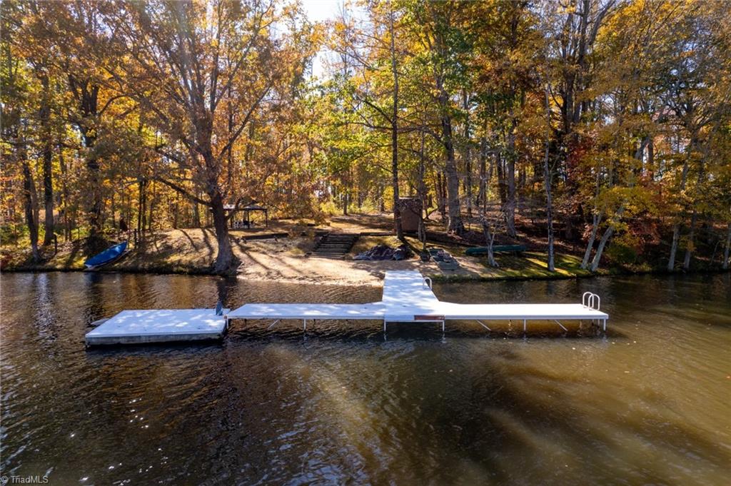 7913 Duck Pond Court Property Photo 7