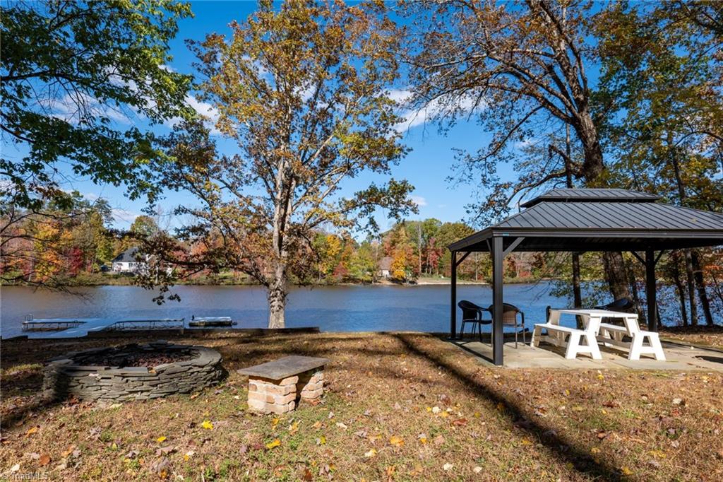 7913 Duck Pond Court Property Photo 9
