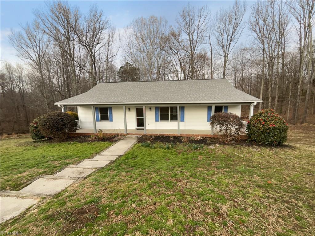 200 Deerfield Drive Property Photo
