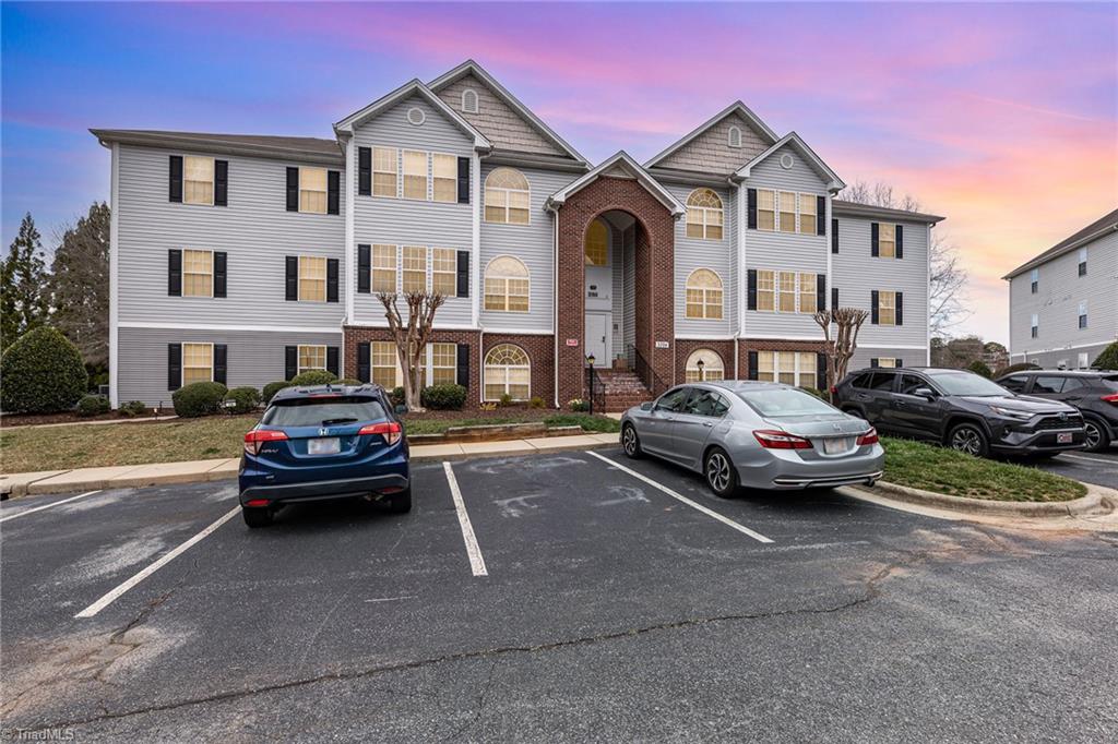 3704 Cotswold Terrace # 3c Property Photo