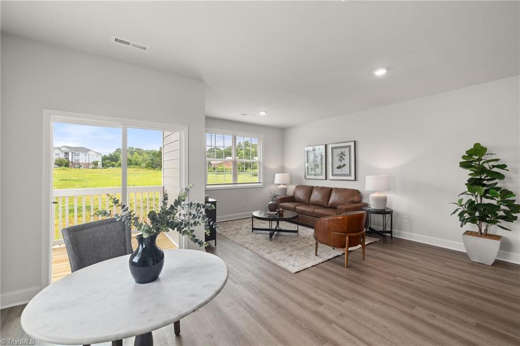 1729 University Drive # D1 Property Photo 18