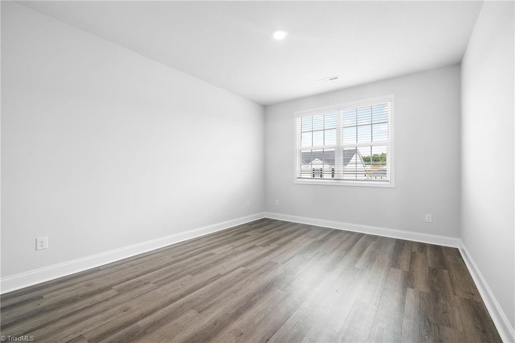 1729 University Drive # D1 Property Photo 25