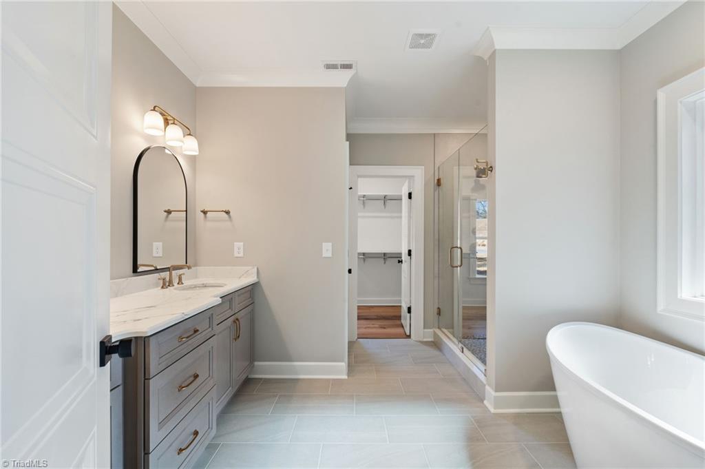 1055 Medinah Drive Property Photo 16