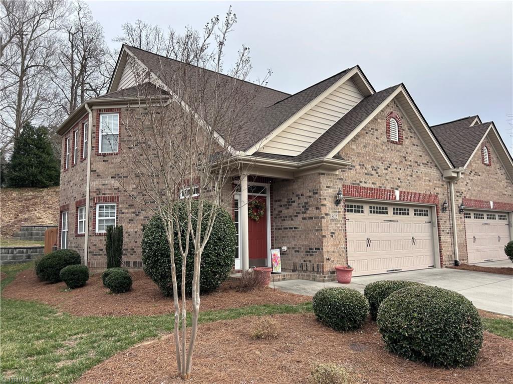 802 Southlake Court Property Photo