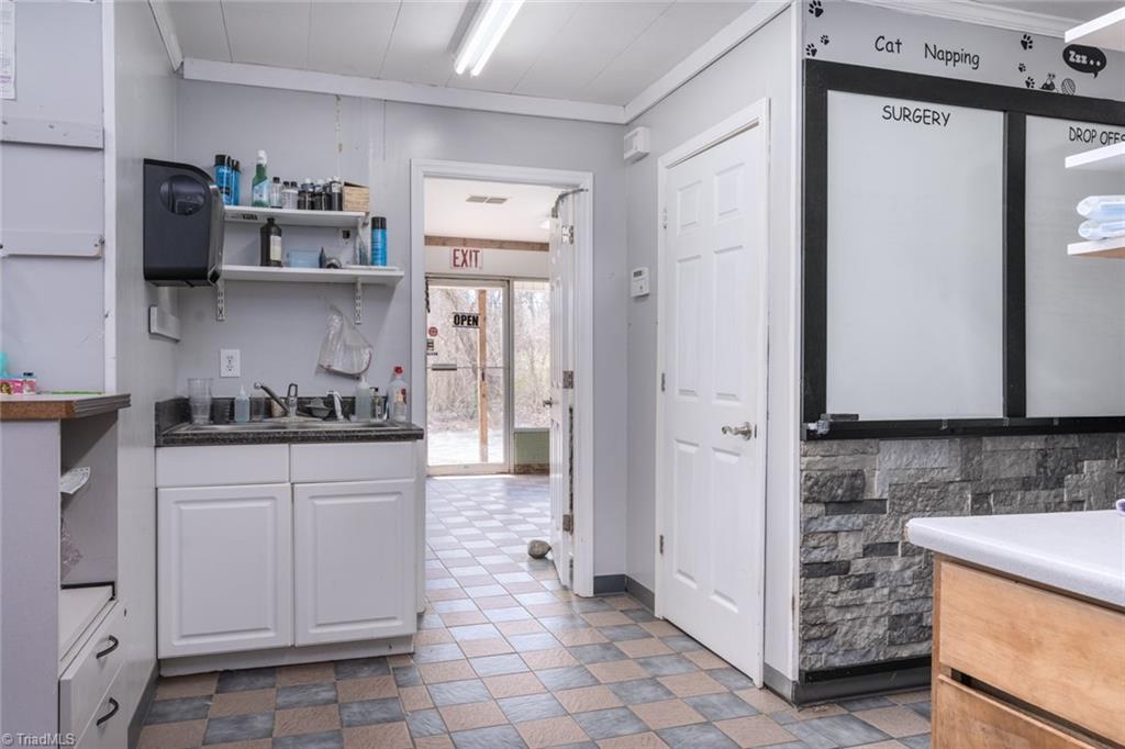 1020 Alamo Drive Property Photo 9