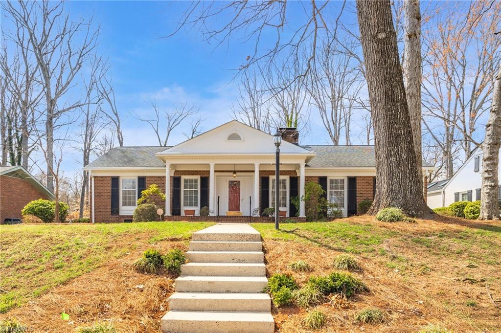 905 Montrose Drive Property Photo