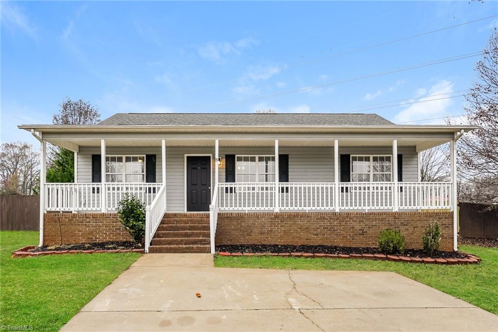 8 Leaf Ridge Court Property Photo