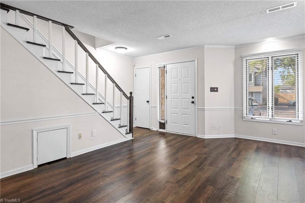 5327 Summit Heights Drive Property Photo