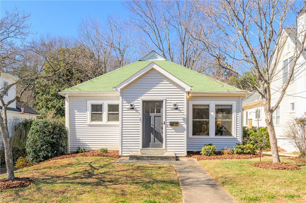 27104 Real Estate Listings Main Image