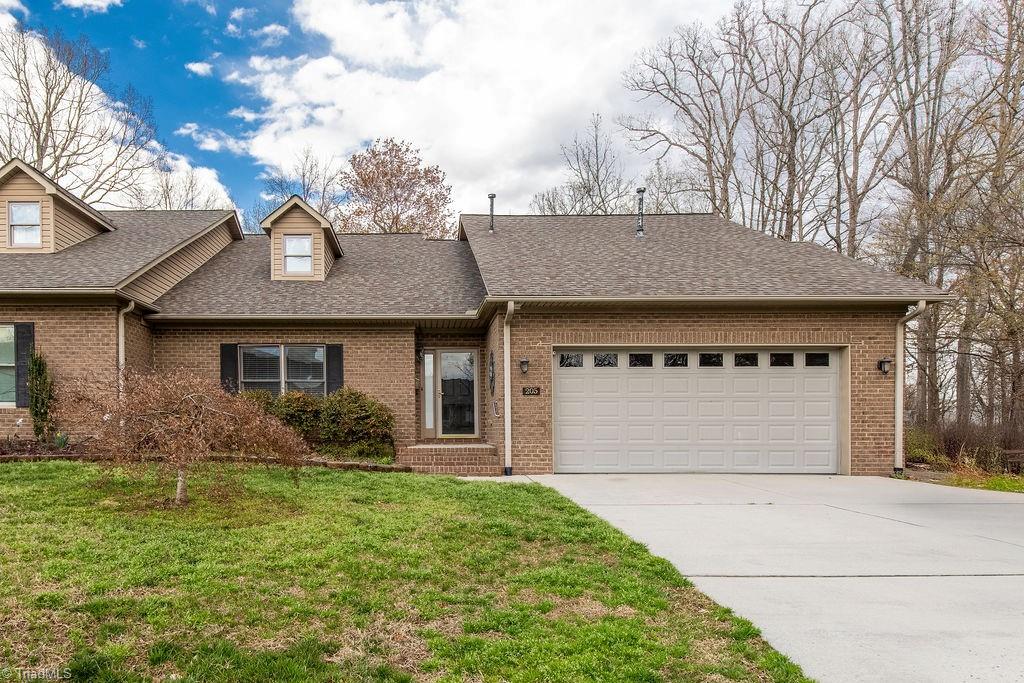 205 Braniff Place Property Photo