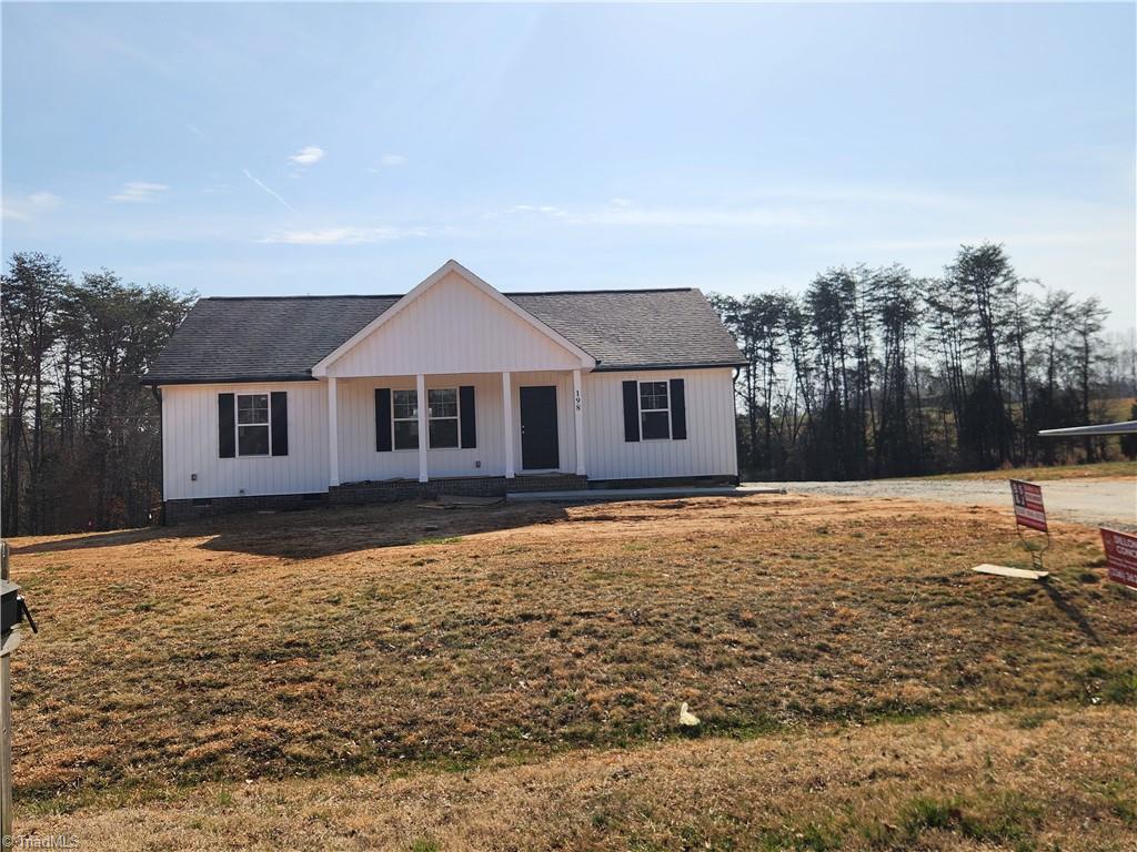 27048 Real Estate Listings Main Image
