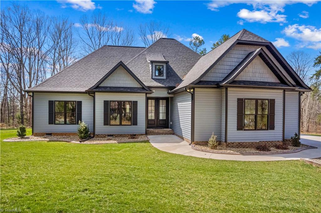 825 Potneck Road Property Photo