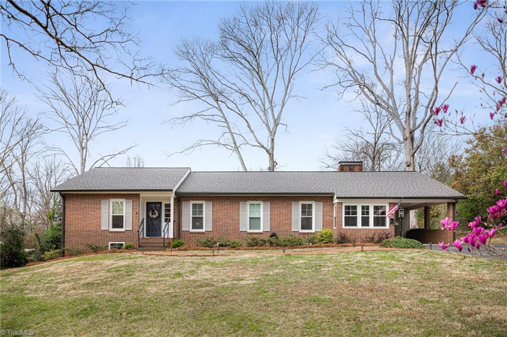 736 Quarterstaff Road Property Photo