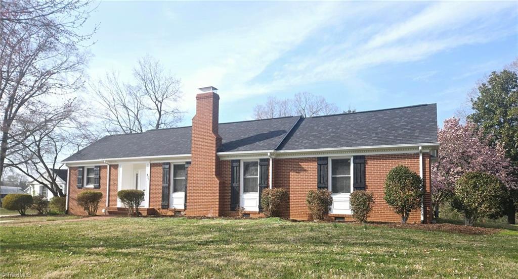 421 Banks Street Property Photo