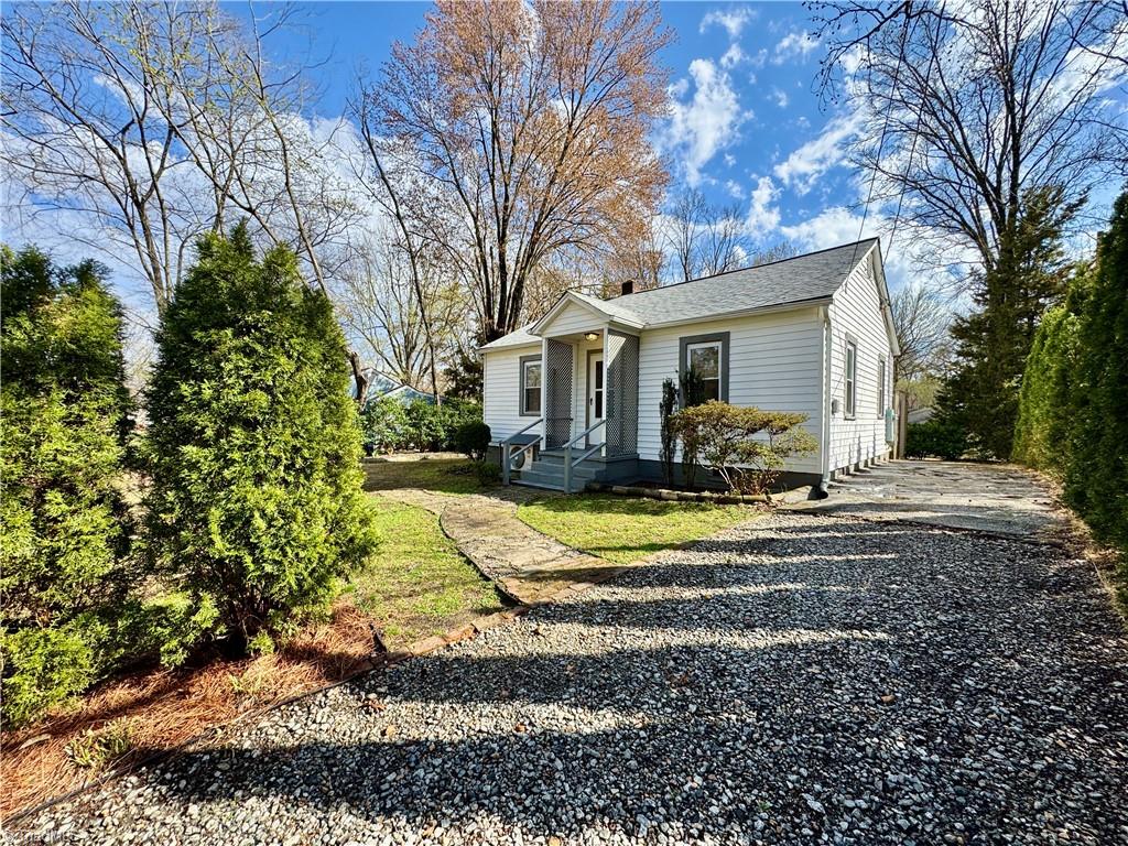 422 Moffitt Drive Property Photo 1