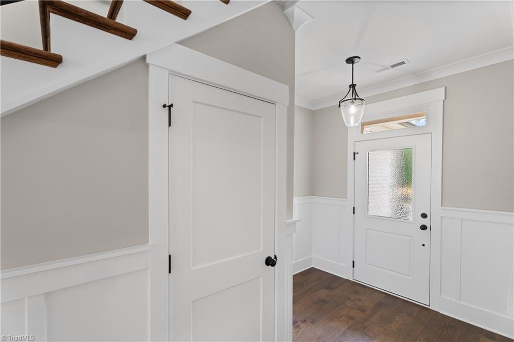 2751 Monarch Way Property Photo 6