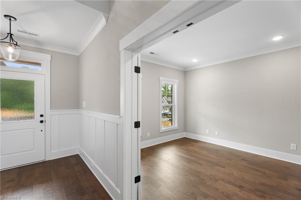 2751 Monarch Way Property Photo 7