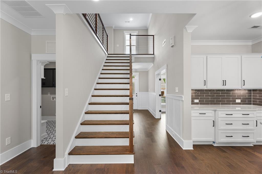 2751 Monarch Way Property Photo 11