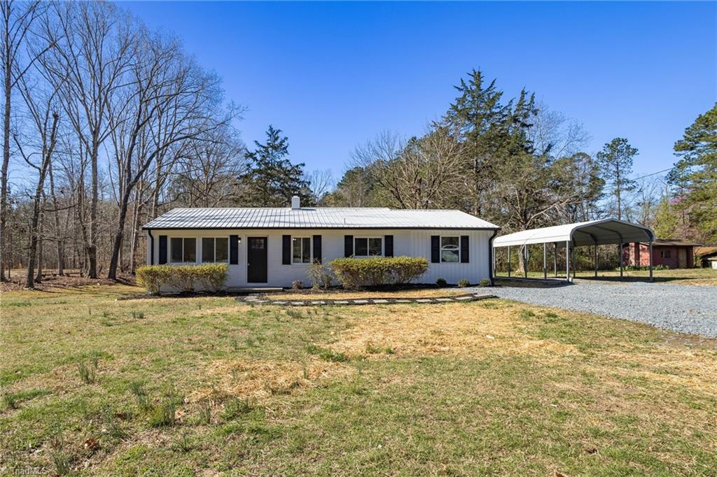 2083 Danny Bell Road Property Photo