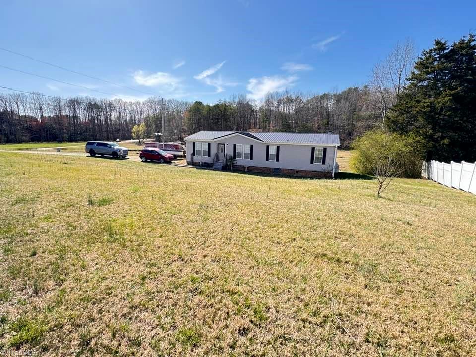 27052 Real Estate Listings Main Image