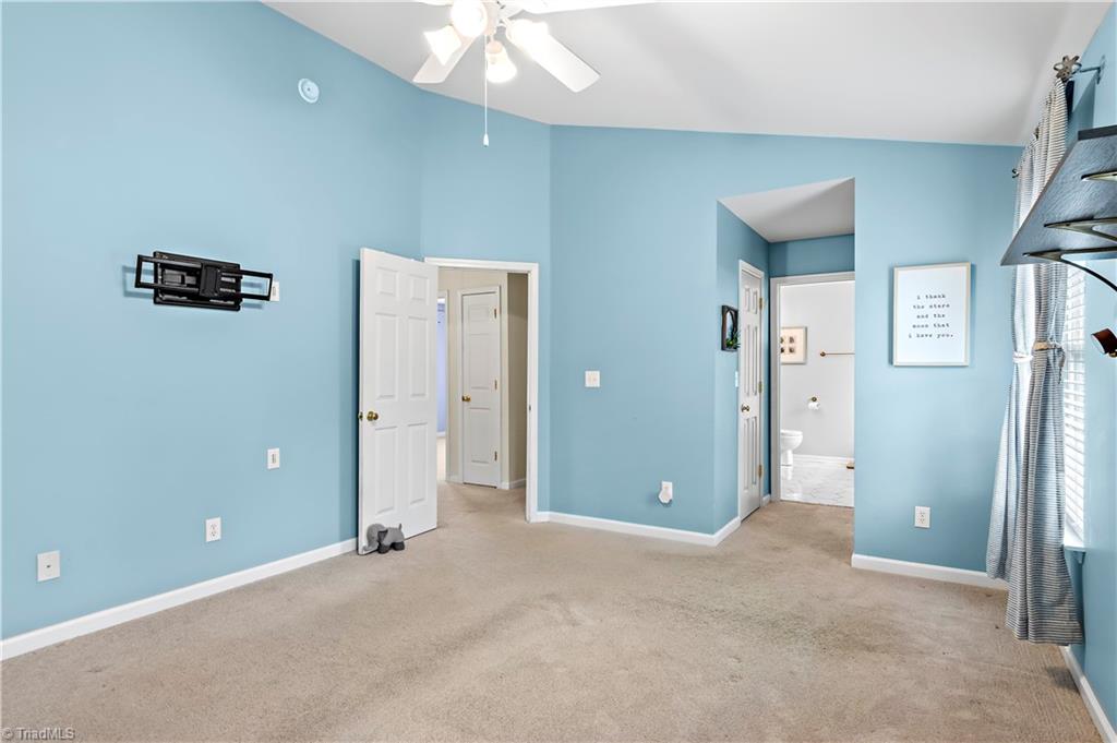 220 Creekview Drive Property Photo 18