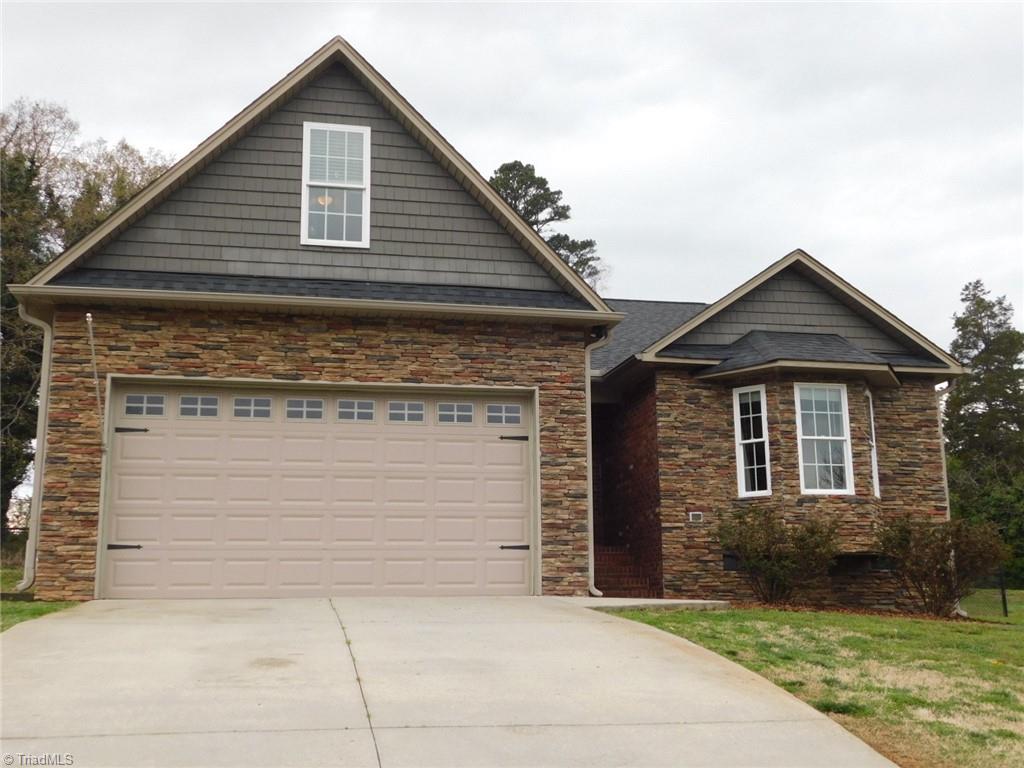 114 Camino Drive Property Photo