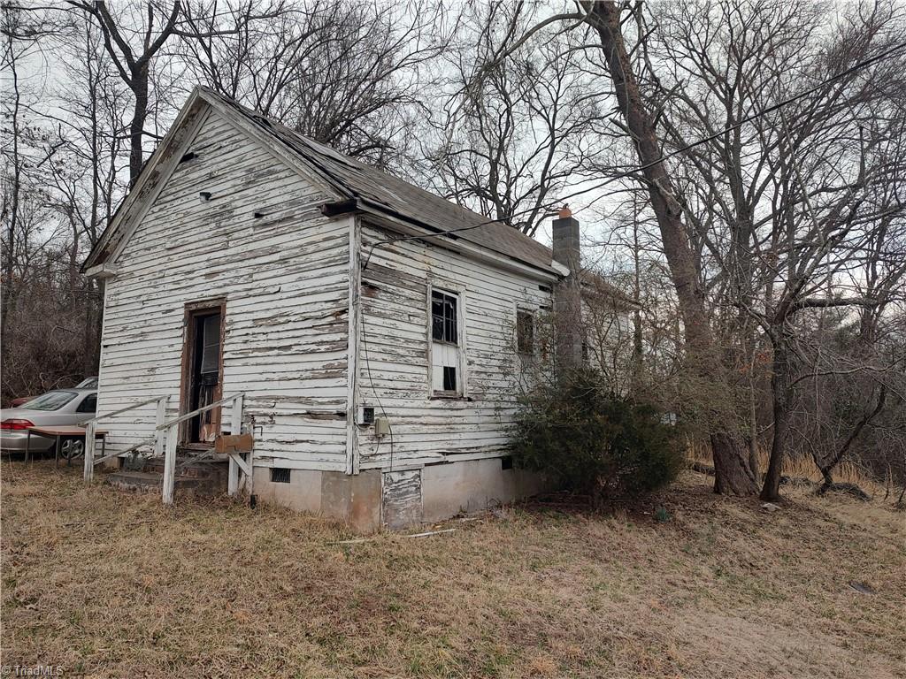 936 Burton Street Property Photo