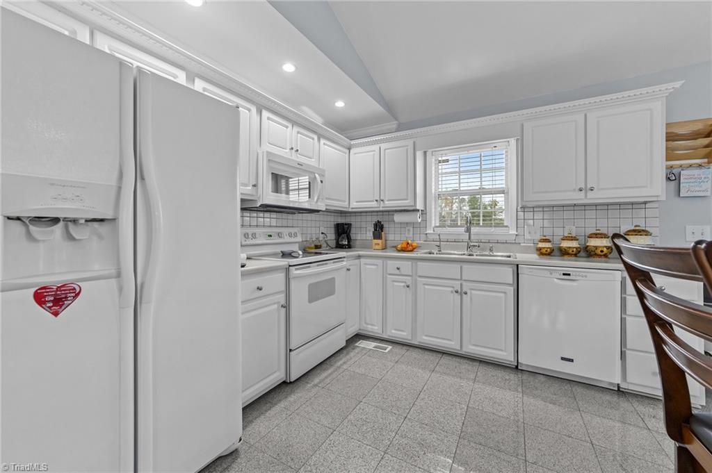 3855 Eagleston Court Property Photo 10