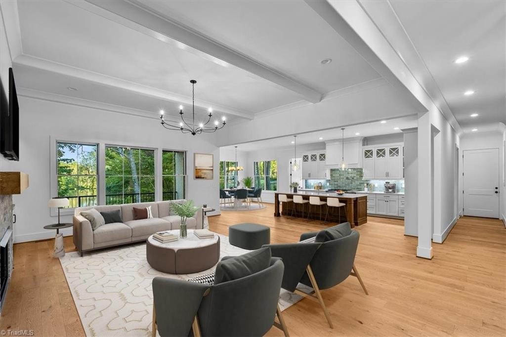 8111 Falcon Trail Property Photo 8