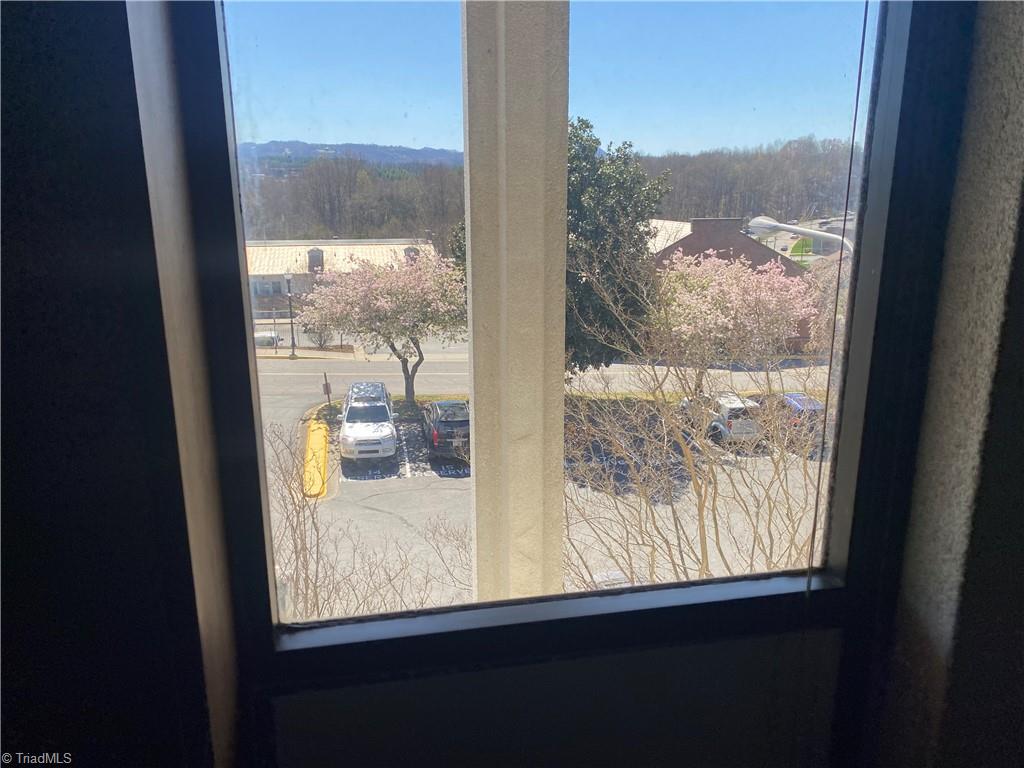 207 W Main Street Property Photo 11