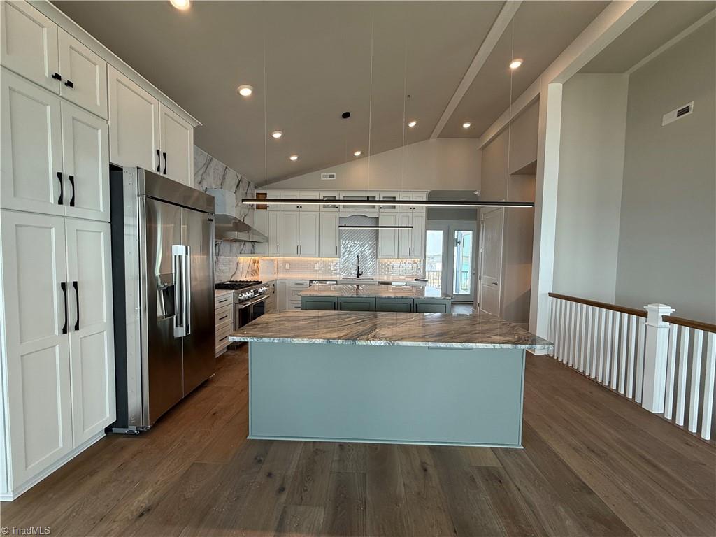 3048 Island Drive Property Photo 8