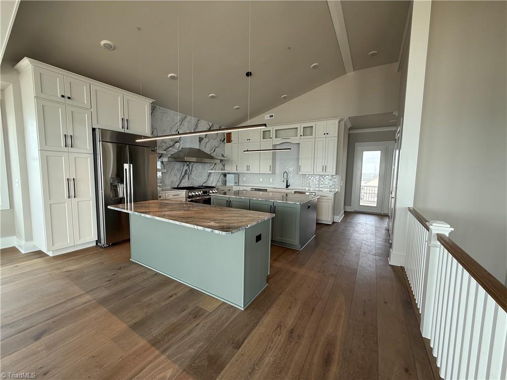 3048 Island Drive Property Photo 9