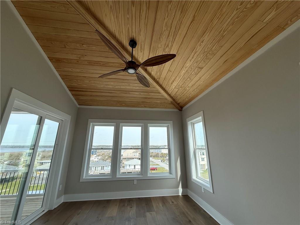 3048 Island Drive Property Photo 17