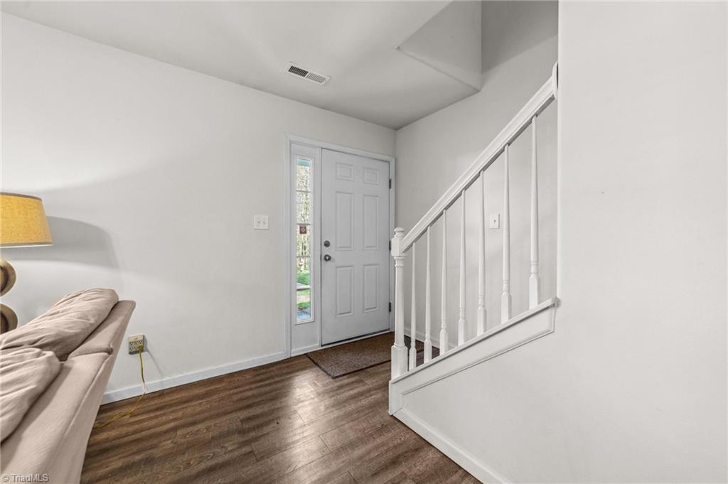 3807 Hanley Way Property Photo 6
