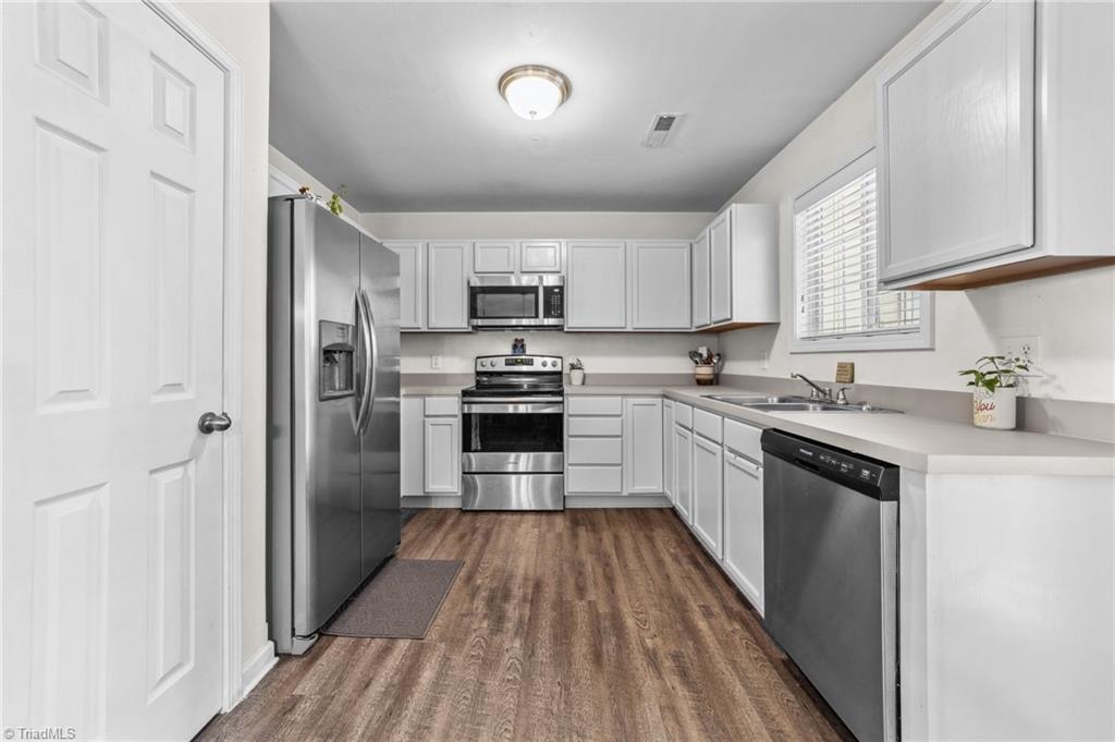 3807 Hanley Way Property Photo 10