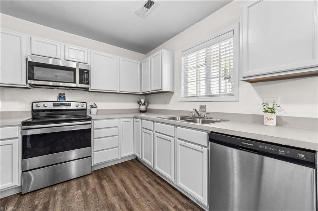 3807 Hanley Way Property Photo 11