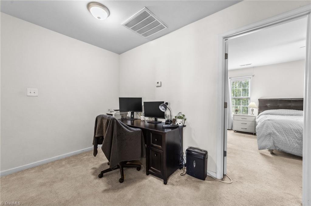 3807 Hanley Way Property Photo 13