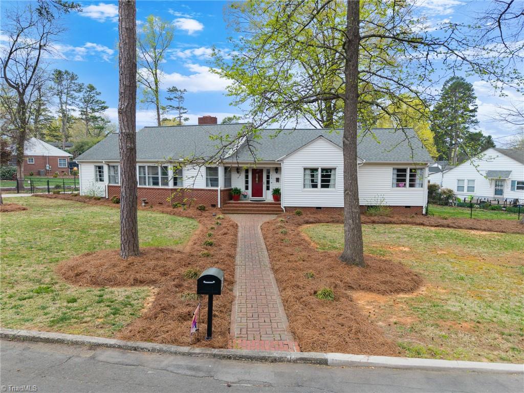 215 Westover Drive Property Photo 1