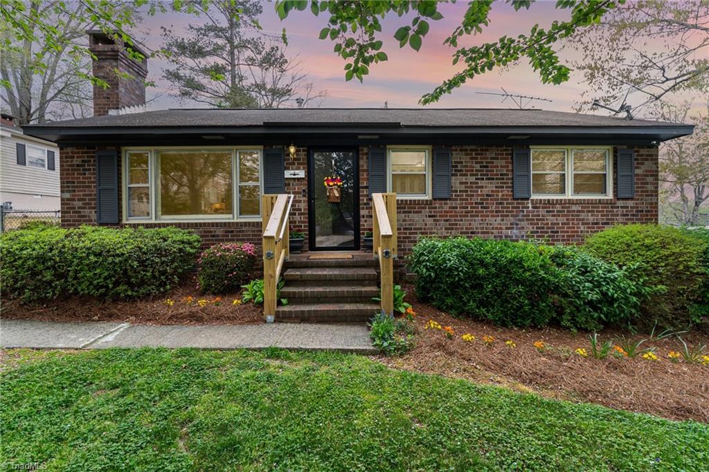 438 Hyde Street Property Photo 1