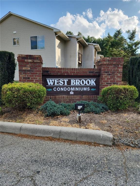 1002 Westbrook Court Property Photo