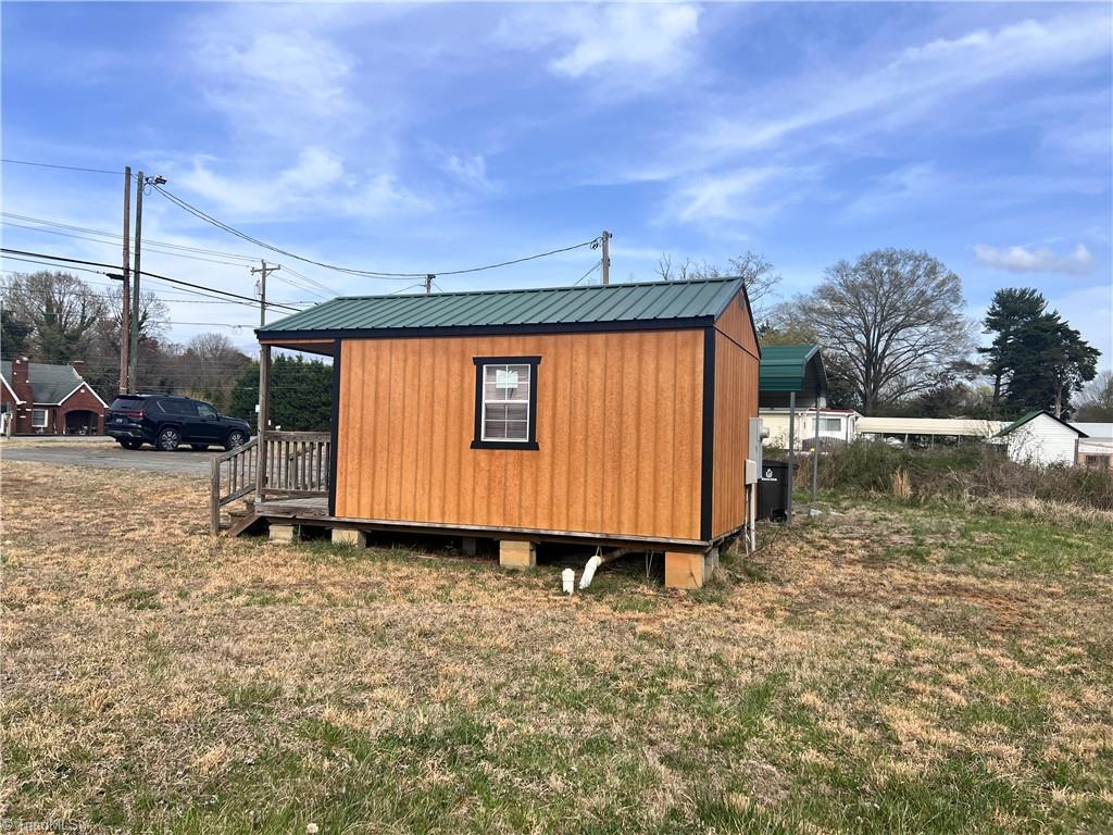 372 E Dalton Road Property Photo 2