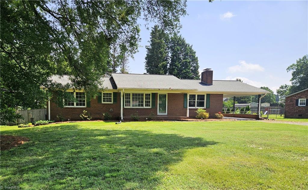 915 Mayford Drive Property Photo 2